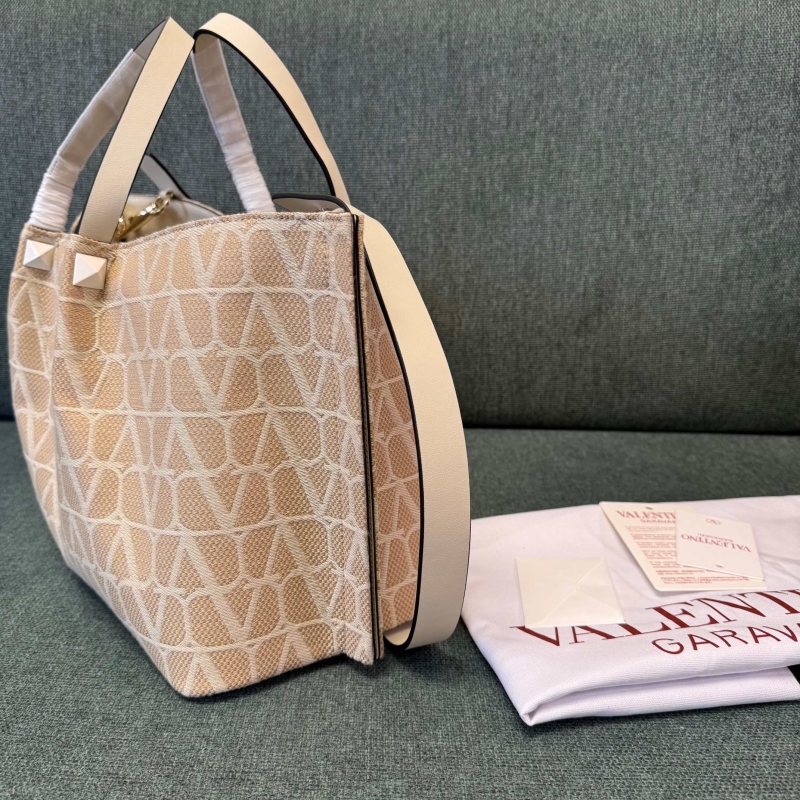 Va1e*ntin0 shopping bag